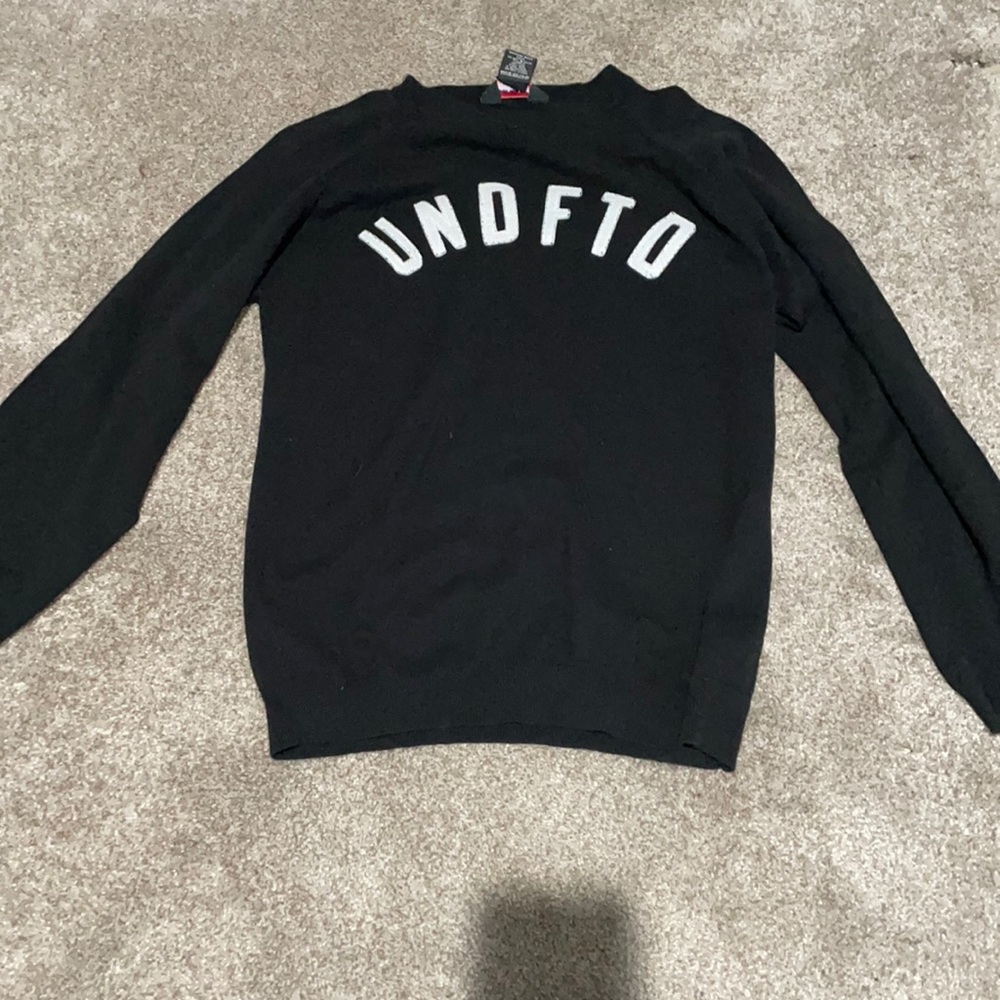 Undefeated pullover